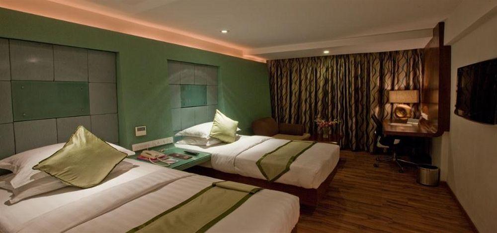 Hotel Trinity Isle Bengaluru Zewnętrze zdjęcie