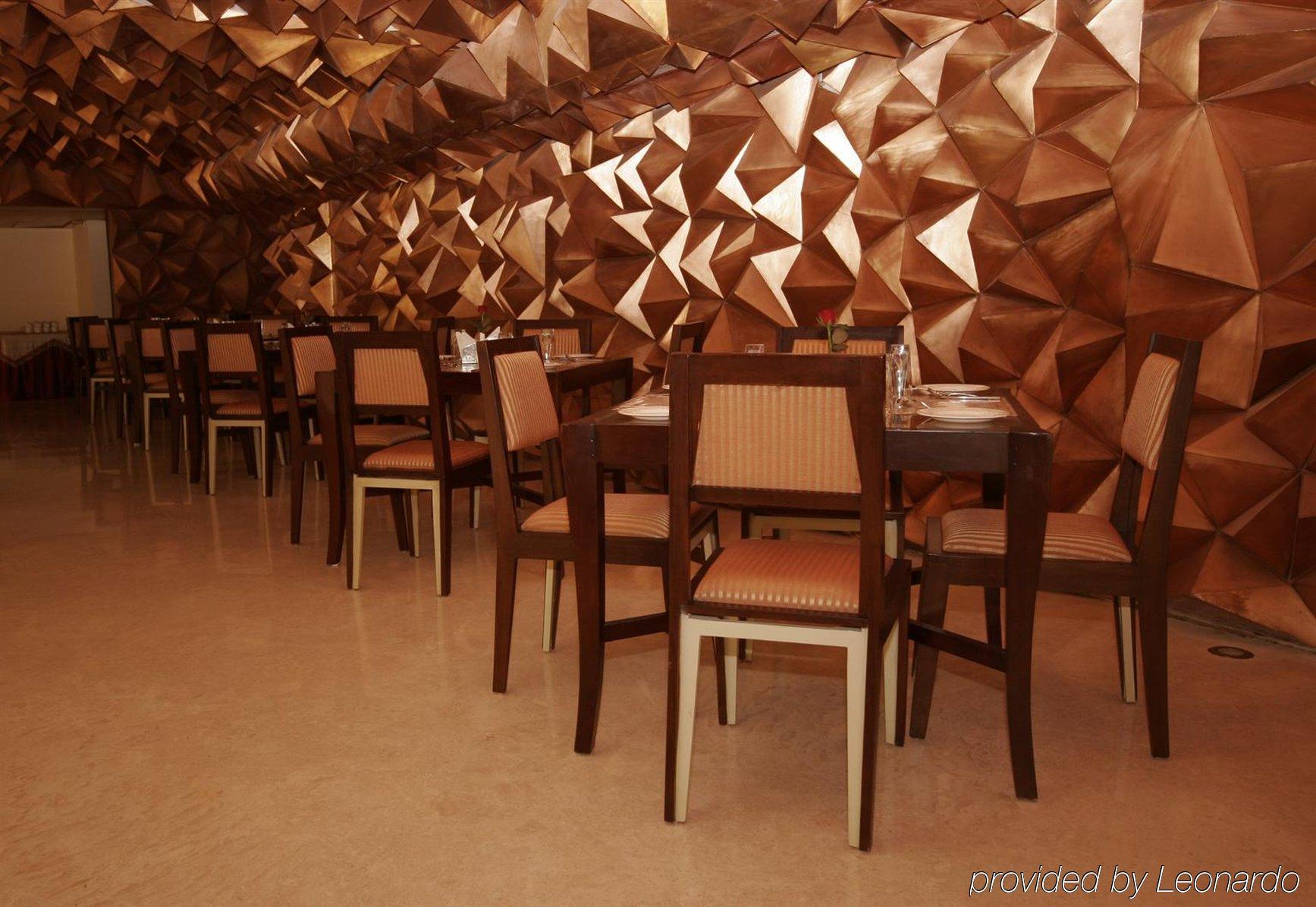 Hotel Trinity Isle Bengaluru Restauracja zdjęcie